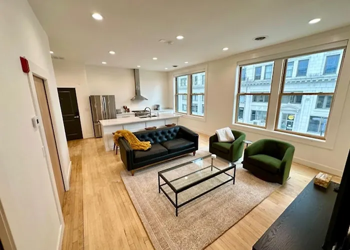 Condo C - Gallery Suites Downtown Marion