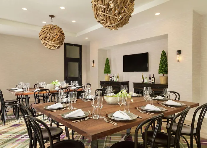 Hotel Saranac, Curio Collection By Hilton