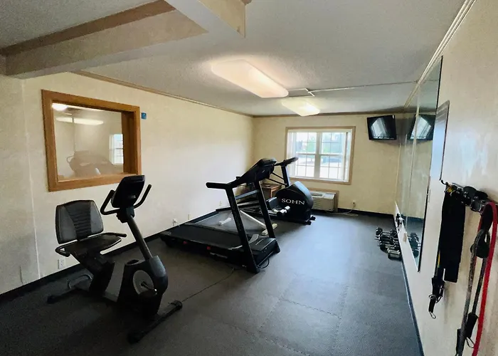 Super 8 By Wyndham Maumee Perrysburg Toledo Area