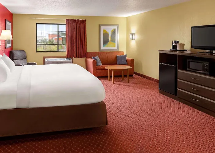 Baymont By Wyndham Cedar Rapids