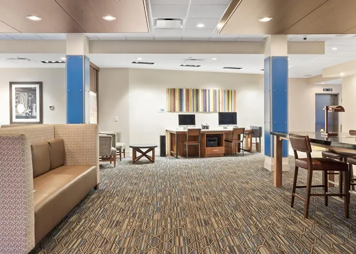 Holiday Inn Express & Suites Macon North By Ihg