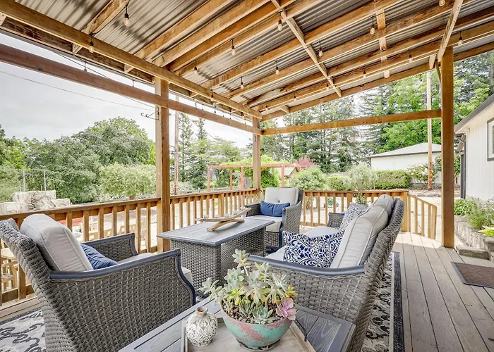 Sonoma County Vacation Rental W/ Vineyard Views!