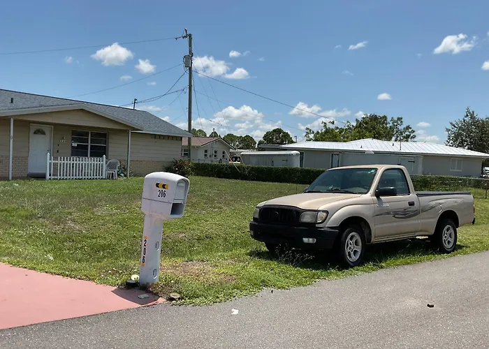 Happy Rest Stop House