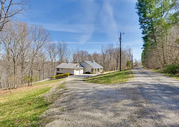 Lakefront Home W/ Deck, Near Mammoth Cave Park!