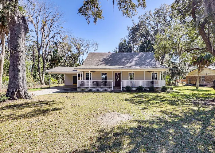 10 Mi To St Simons Island: Home W/ Screened Porch