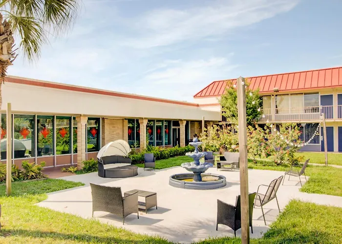 Oyo Hotel Dundee By Crystal Lake