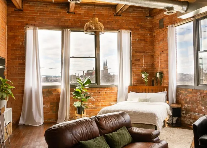 420 Friendly Canada Bridge View Loft Downtown Free Parking