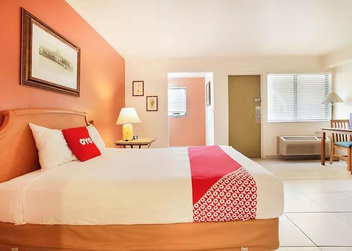 Oyo Waterfront Hotel- Cape Coral Fort Myers, Fl