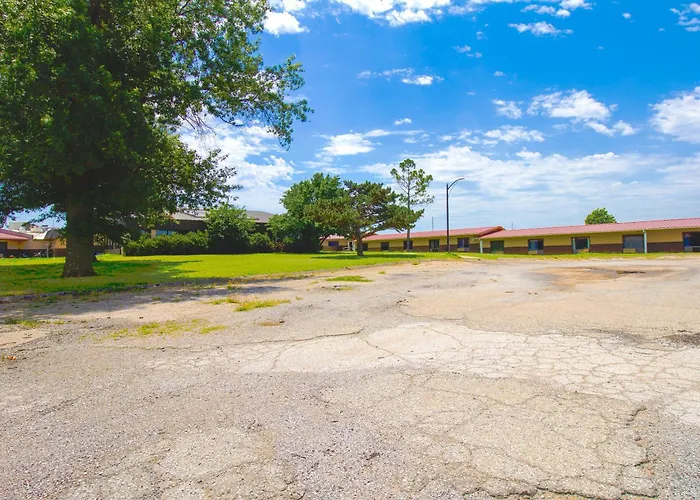 American Best Inn By Oyo I-35 Perry Near Lake Mcmurtry