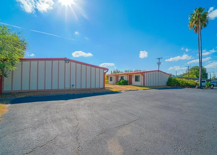 Vali Ho Motel By Oyo Weslaco Mercedes