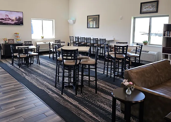 Cobblestone Inn & Suites - Manchester