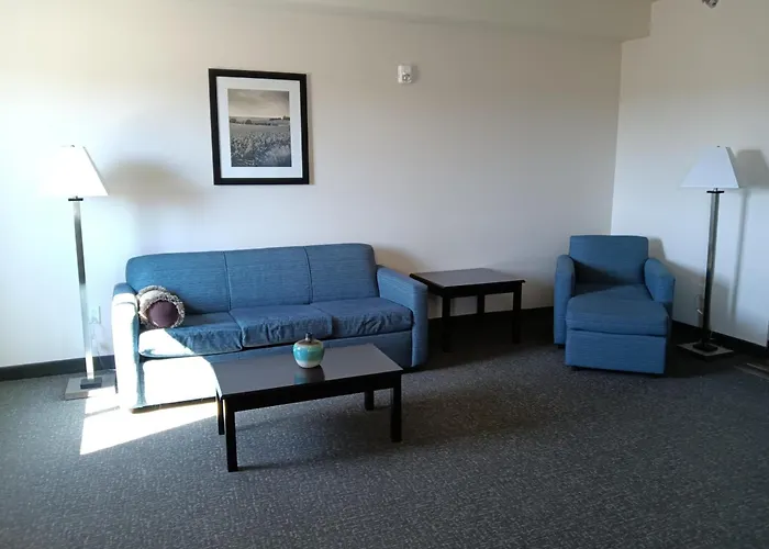 Cobblestone Inn & Suites - Manchester