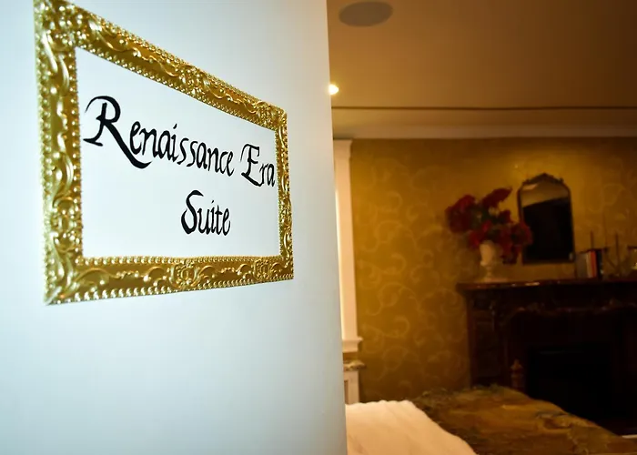 Chateau Connelsville Renaissance Era Suite