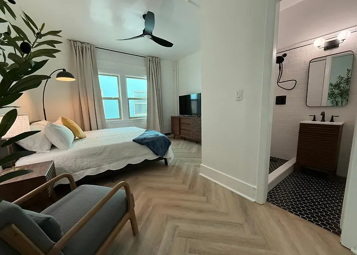 203 - Suites At The George