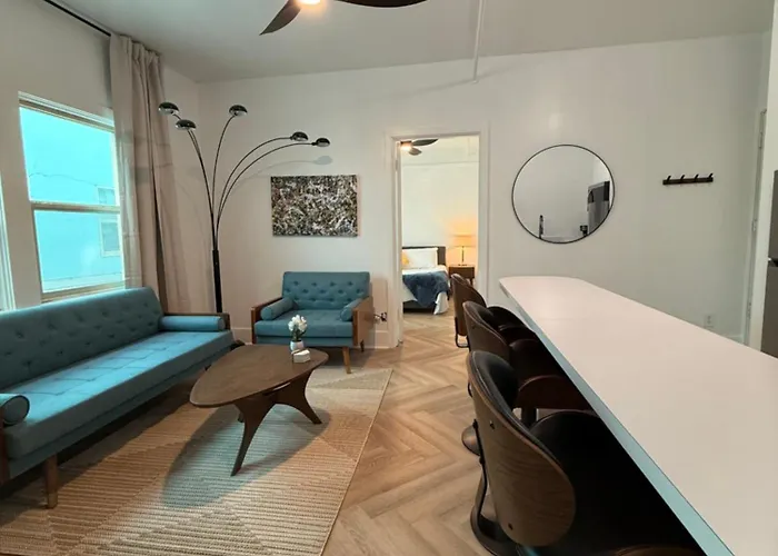 203 - Suites At The George
