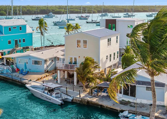 Mermaid Manor Waterfront Haven Hot Tub Dock
