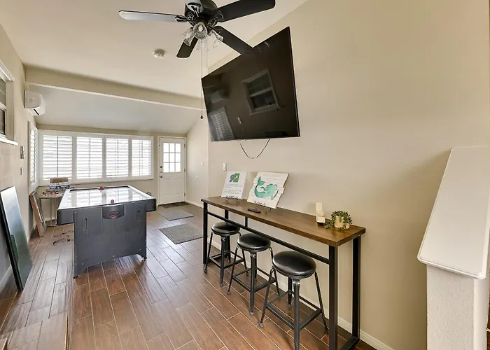 4 Mi To Dtwn: Riverside Gem W/ Pool & Game Room
