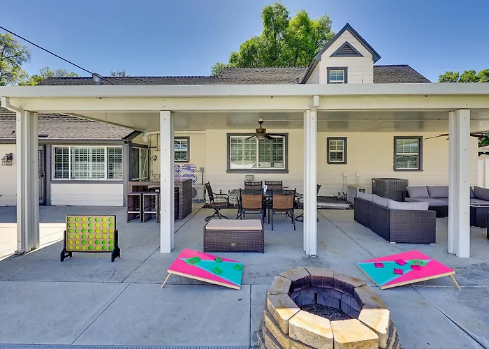 4 Mi To Dtwn: Riverside Gem W/ Pool & Game Room
