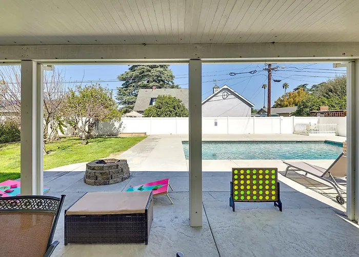 4 Mi To Dtwn: Riverside Gem W/ Pool & Game Room
