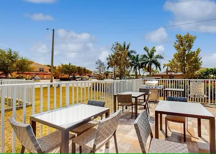Gulf Access With Boat Slip, Heated Saltwater Pool, Dog-Friendly - Bacino Vista #207 - Roelens