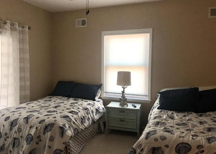 Single Family Ocean Block Wifi Beach Badges Washer And Dryer Private Yardspray Beach Ocean Block Contemporary 2Nd Off The Beach Close To