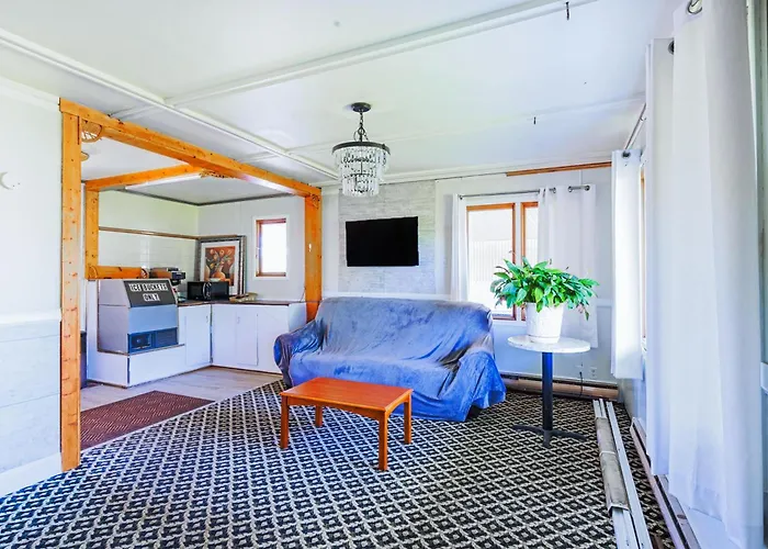 Country Hearth Inn & Suites By Oyo Sturgis