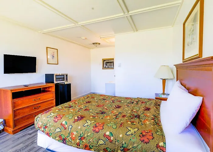 Country Hearth Inn & Suites By Oyo Sturgis