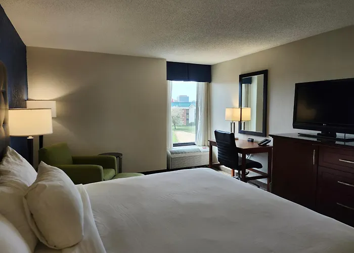 Heritage Inn & Suites St Louis Fenton, Trademark By Wyndham