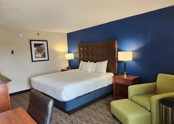 Heritage Inn & Suites St Louis Fenton, Trademark By Wyndham