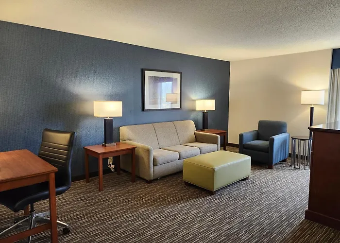 Heritage Inn & Suites St Louis Fenton, Trademark By Wyndham
