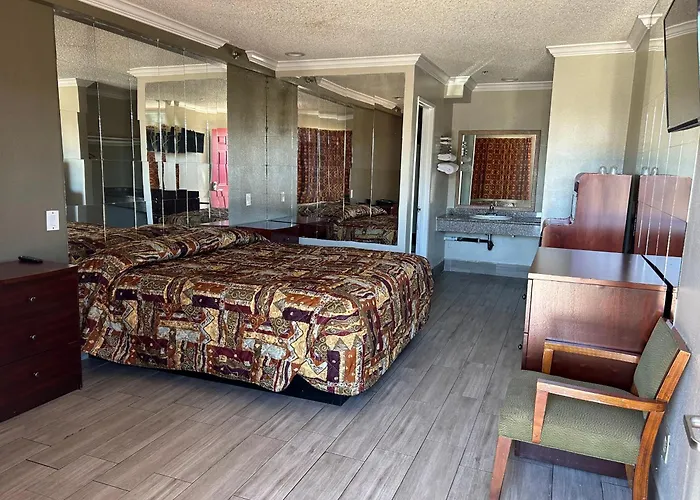 Heritage Inn And Suites
