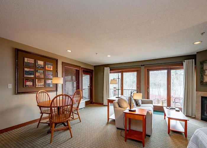 A125 Studio Lake View