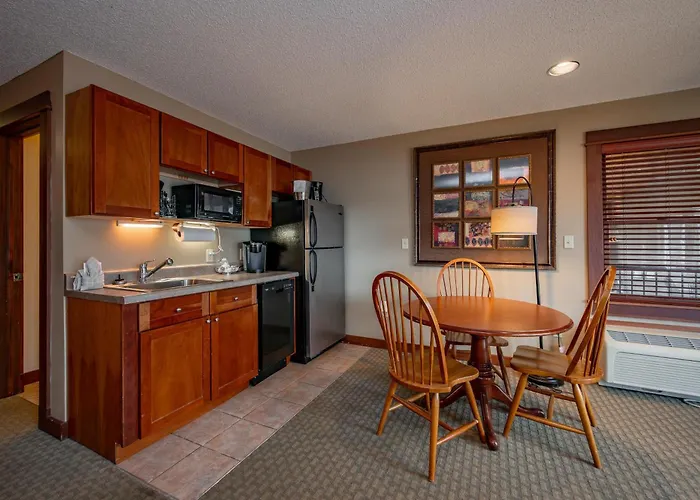 A125 Studio Lake View