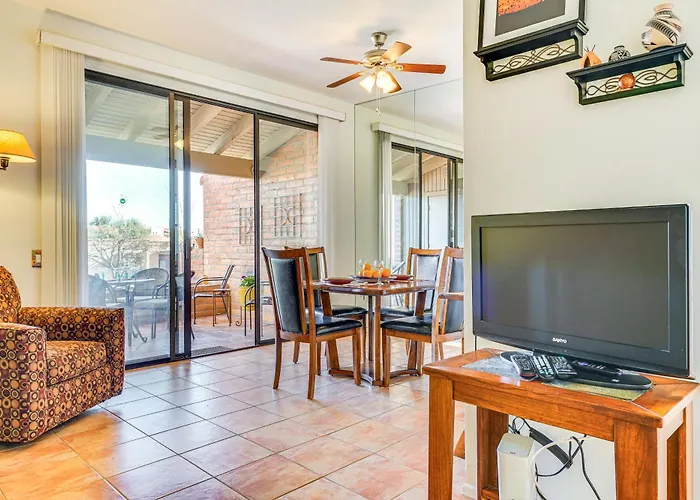 Close To Golf: Mtn-View Townhome In Green Valley