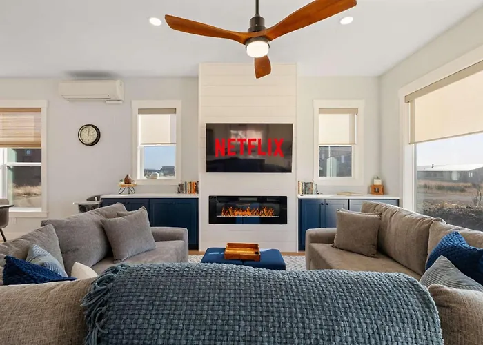 Brand-New Beach Retreat Hot Tub Sleeps 13