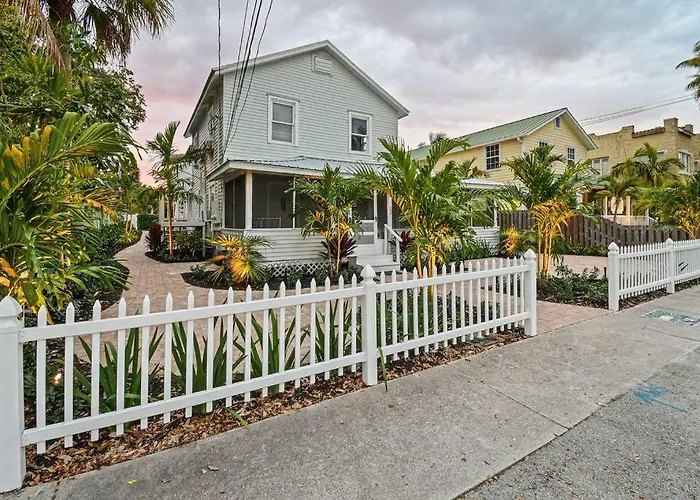 Camden Cottage # 4 - Downtown Stuart