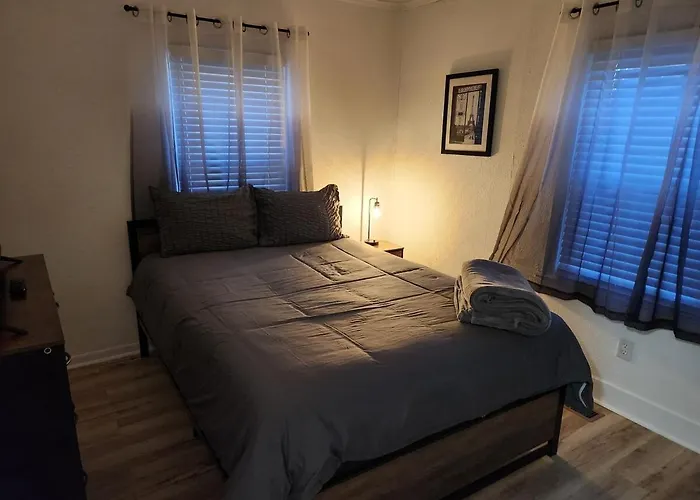 Serenity On Over An Acre Easy Access To 311 And Hpu