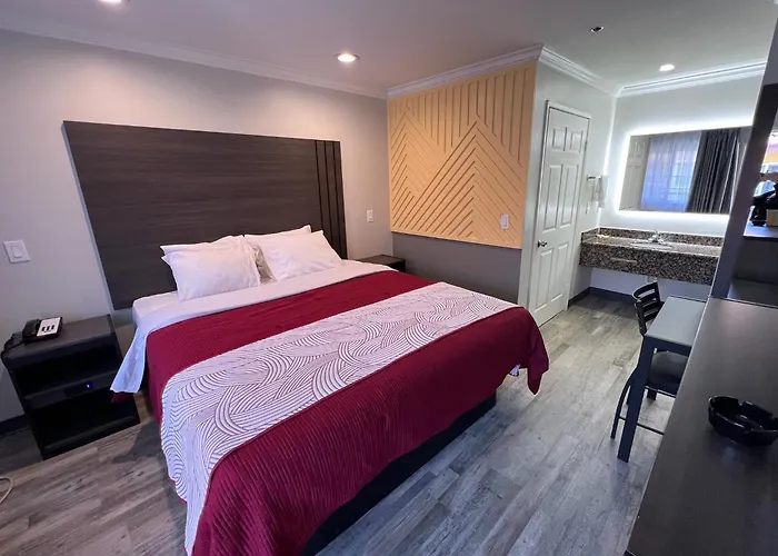 Cloud 9 Inn Lax
