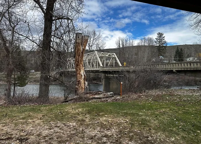 Methow River Lodge And Cabins