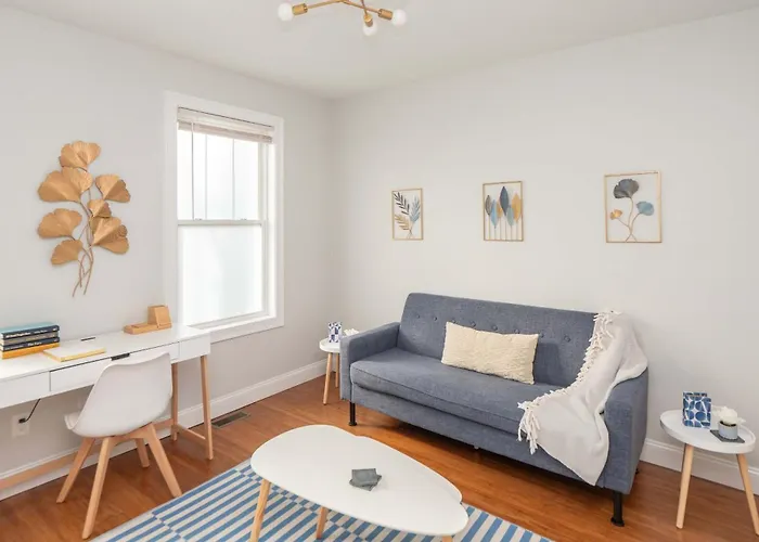 Jennifer'S Chic Modern 1St Floor Apt Private Patio