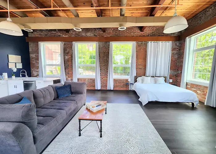 Jennifer'S Historic Riverfront Loft City Views