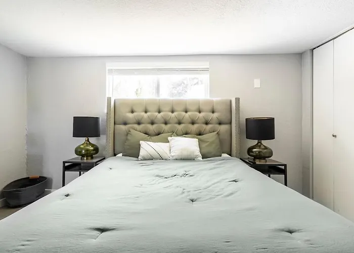 Tranquil Gem In Renton Minutes From Seattle