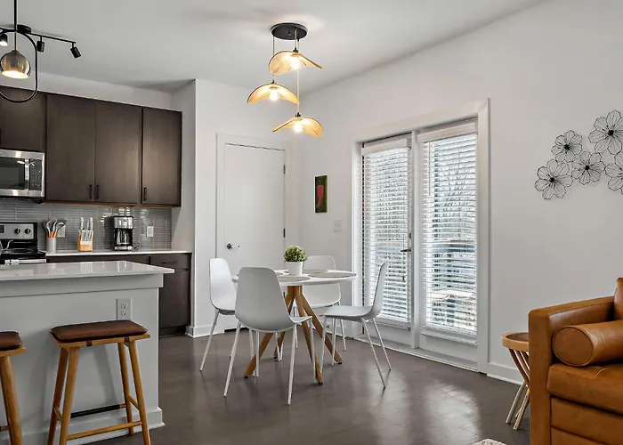 South Lamar Condo - Sauna - Cold Plunge - Pickleball