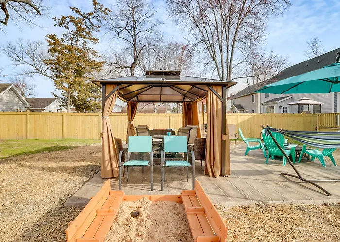 Walk To Bay: Home W/ Fenced Yard In Colonial Beach