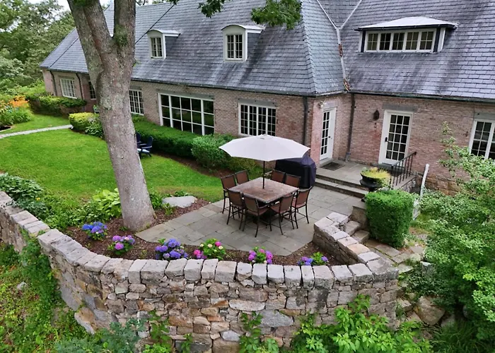 8 Bedroom Seacoast Manor With Amazing Views
