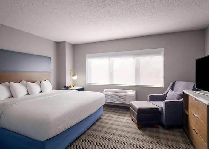 Americinn By Wyndham Shakopee Near Amphitheater