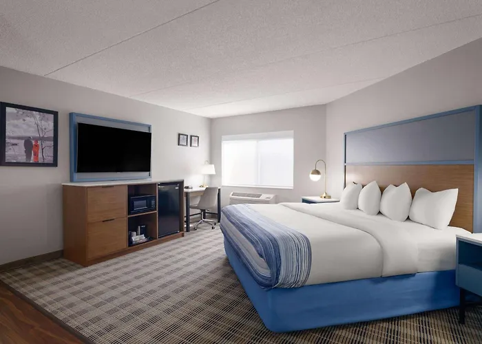 Americinn By Wyndham Shakopee Near Amphitheater