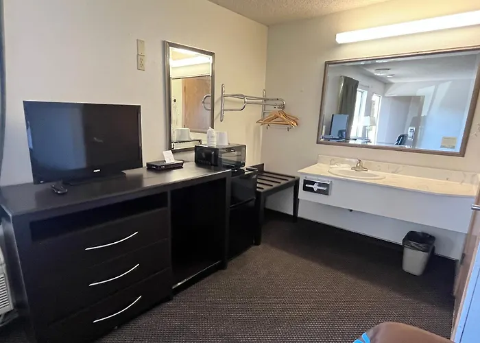 Super 8 By Wyndham Red Bluff