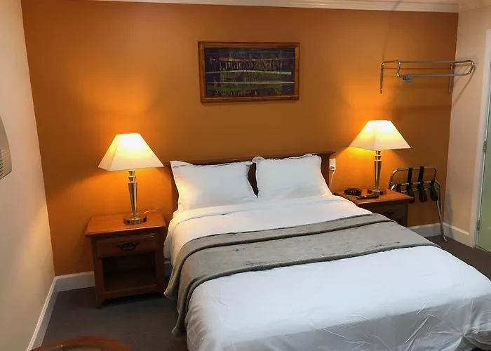 Howard Johnson By Wyndham Ridgecrest, Ca