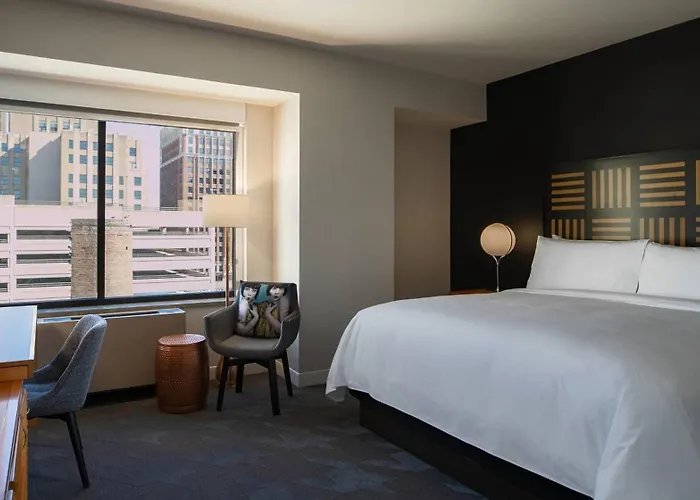 Renaissance Des Moines Savery Hotel